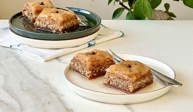 Karanfilli cevizli baklava nasıl yapılır?