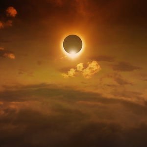 20 Nisan Koç burcunda Güneş Tutulması