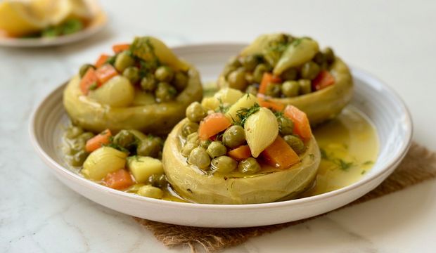 Zeytinyağlı portakallı enginar yemeği