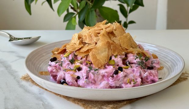 Milföylü pancarlı yoğurtlu meze