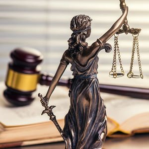 Medeni Kanun kadınların da laikliğin de teminatıdır