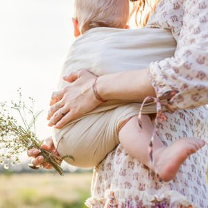 Ezgi Ece Aşkıngil: “Bebeği taşımak en güzel destek”