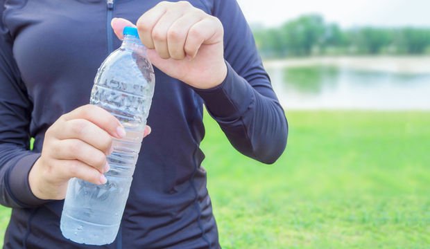 Pet şişelerdeki suda 100 kat fazla nanoplastik bulundu