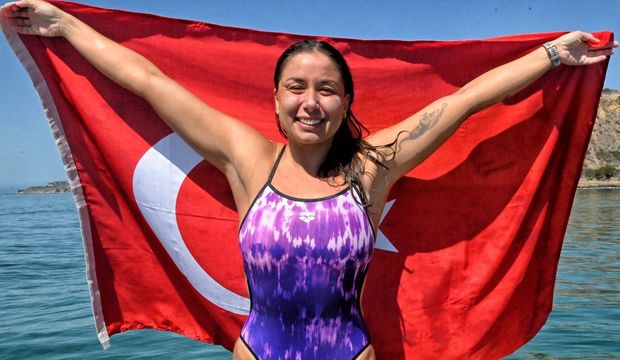 Bengisu Avcı, Cook Boğazı'nı geçen ilk Türk oldu