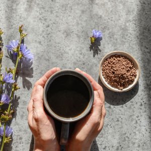Sevmediğiniz insanlarla aynı ortamda durabilmenin yolları
