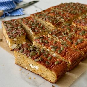 Kırmızı mercimekli peynirli tuzlu kek