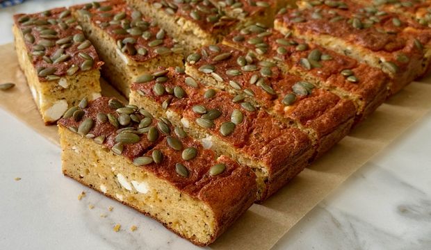 Kırmızı mercimekli peynirli tuzlu kek