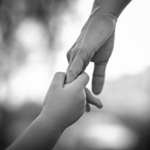 Çocuklarımızı eleştirdiğimizde kendilerini sevmekten vazgeçerler