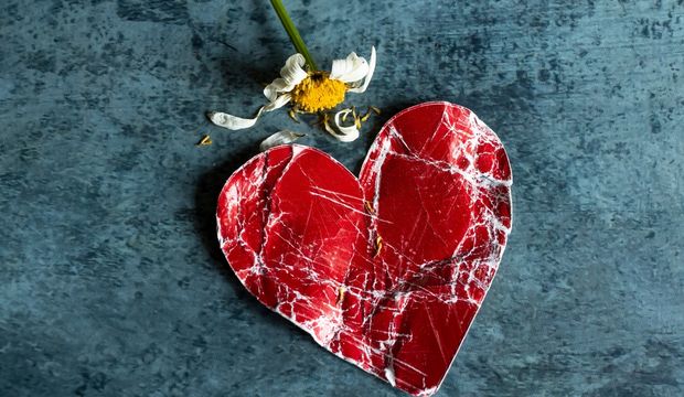 Love bombing (aşk bombardımanı) nedir?