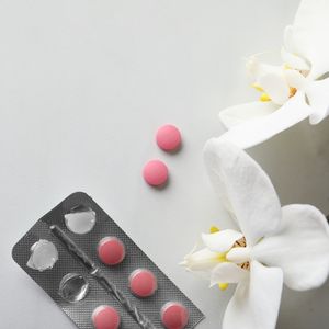 Menopoz döneminde kullanılan hormon ilaçları güvenli mi?