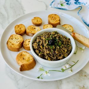 Tapenade, provence usulü zeytin ezmesi