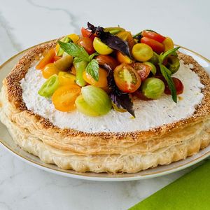 Milföylü domatesli peynirli tart