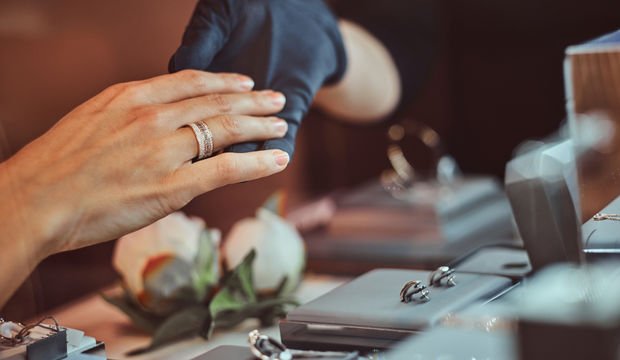 Yüzük ölçüsü almanın 5 kolay yolu