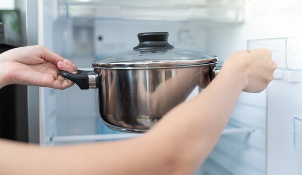 Sıcak yemekler hemen dolaba konur mu?