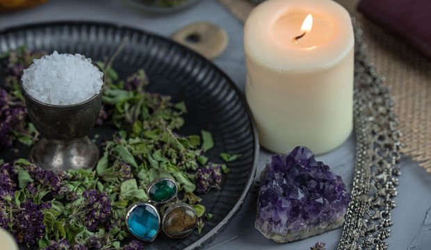 Tuzun manevi ve iyileştirici faydaları nelerdir?