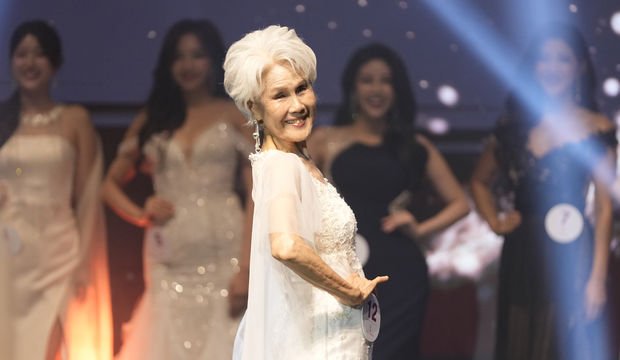 80 yaşında güzellik yarışmasında