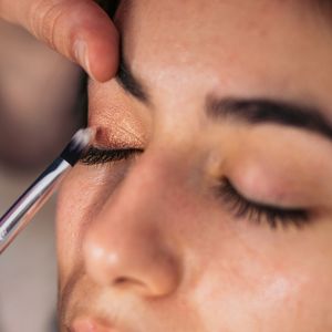 Doğru makyaj fırçası seçmenin yolları