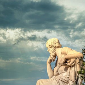 "Kendini bilmek ruhunu bilmektir"