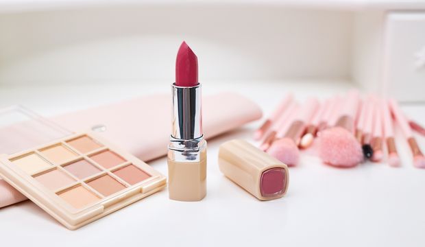 Makyaj trendleri ve güncel ürünler
