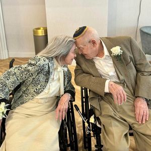 Dünyanın en yaşlı yeni evlileri