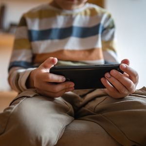 Gençler neden sosyal medyaya karşı savunmasız? 