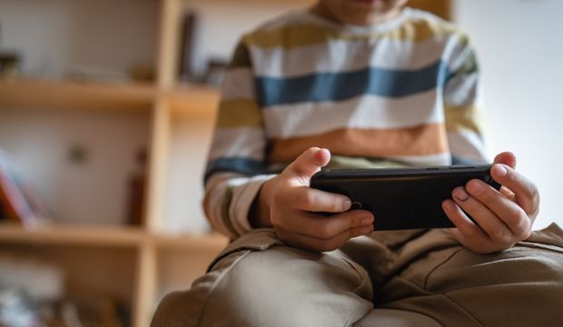 Genç beyinler neden sosyal medyaya karşı savunmasız?