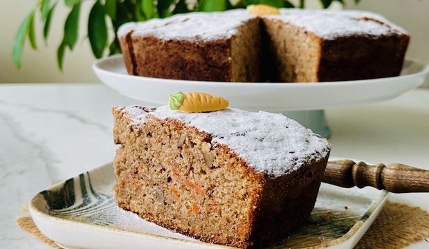 Elmalı havuçlu cevizli kek