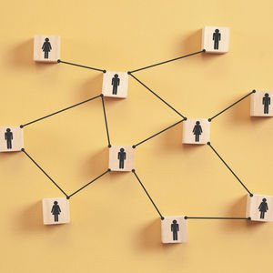 Sosyal gruplar güven duygusunu nasıl etkiliyor?