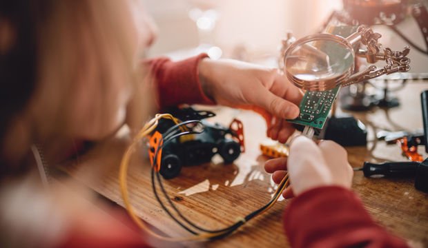 Kız çocuklarını STEM kariyeri için teşvik etme yolları