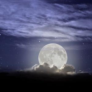 12 Şubat Aslan burcunda Dolunay