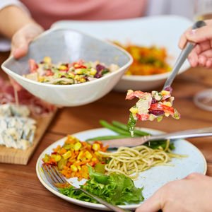 Üniversiteliye "askıda yemek" 