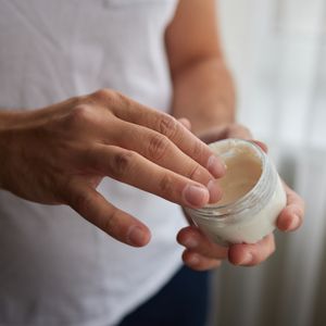 Doğal meme ucu kremi nasıl yapılır?