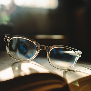 Yakın gözlüğünden kurtaran göz damlası geliştirildi