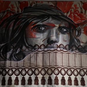 Eski halı ve perdeler sanatla dönüşüyor